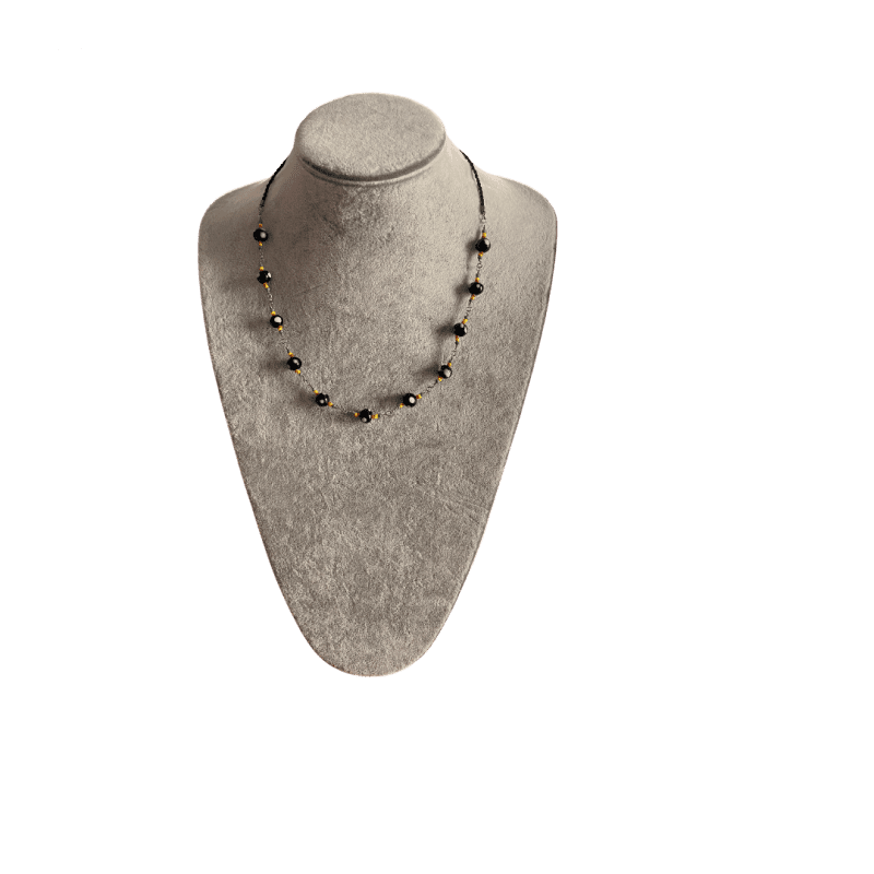 Collier avec pierre de cibitxi de Cap-Vert